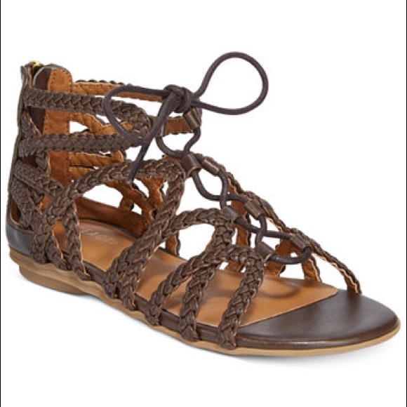 Kenneth Cole Shoes - FINAL OFFER🆕KENNETH COLE  REACTION SANDALS (Sz 5)